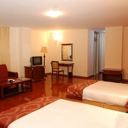 Churchill Addis Ababa Hotel מראה חיצוני תמונה