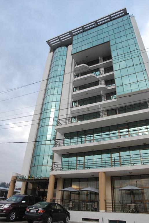 Churchill Addis Ababa Hotel מראה חיצוני תמונה