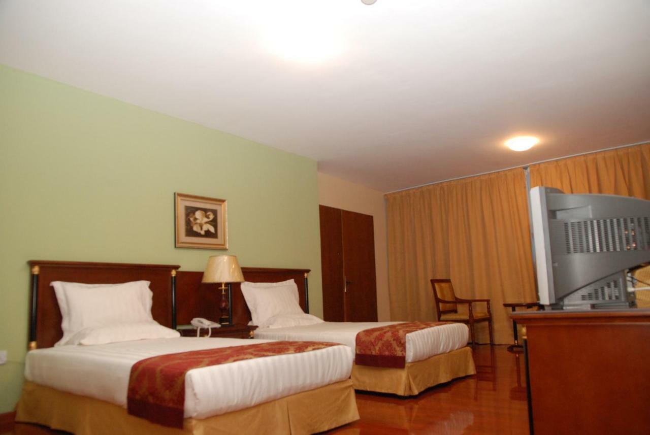 Churchill Addis Ababa Hotel מראה חיצוני תמונה