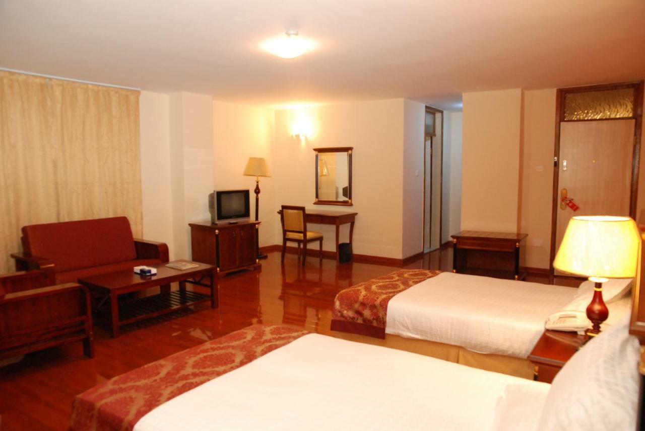 Churchill Addis Ababa Hotel מראה חיצוני תמונה