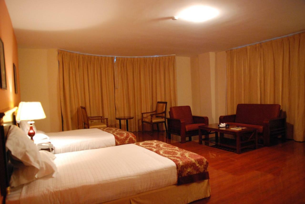 Churchill Addis Ababa Hotel מראה חיצוני תמונה